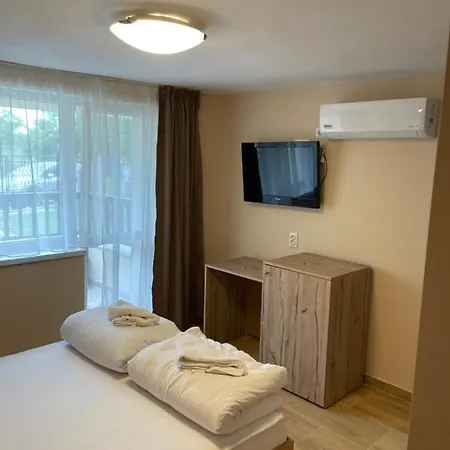 Family Malibu 切尔诺莫雷茨