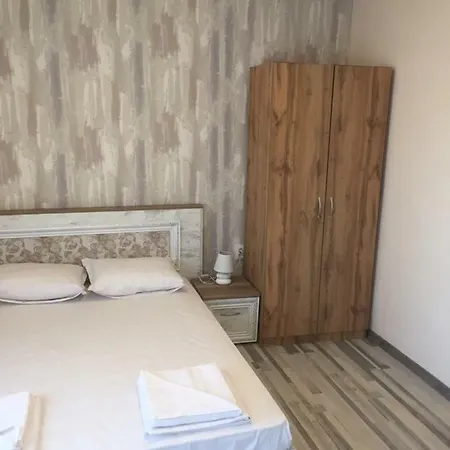 Family Malibu 切尔诺莫雷茨